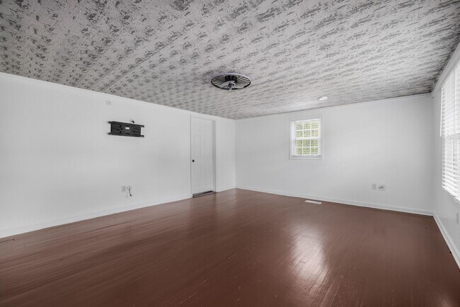 Foto del edificio - 207 Morelock Dr