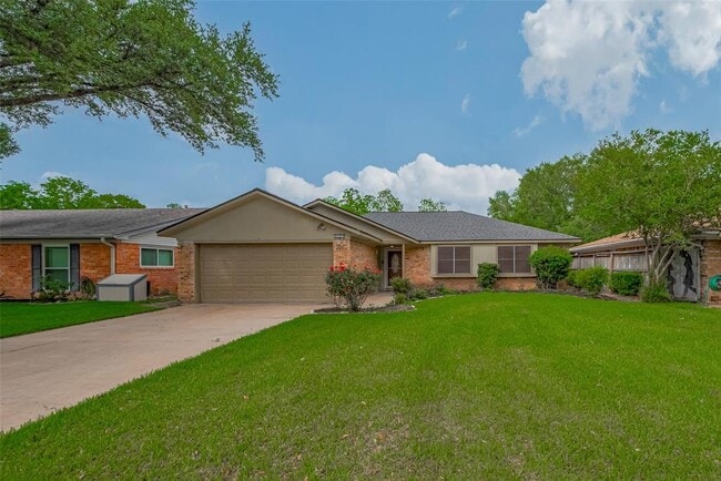 Building Photo - 2027 Briar Ridge Dr