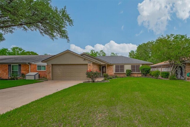 Foto del edificio - 2027 Briar Ridge Dr