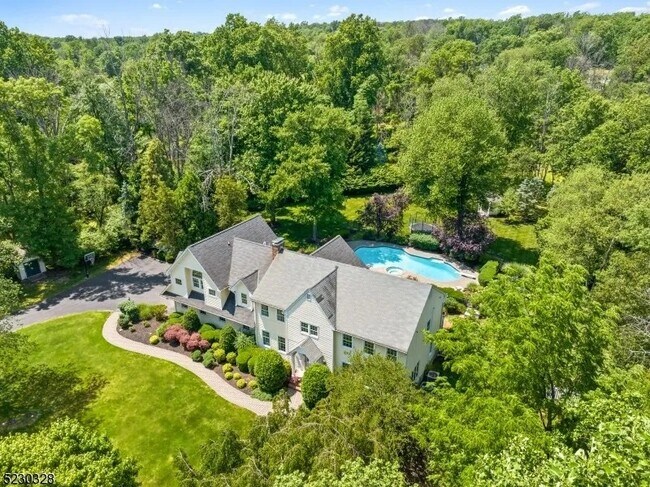 Foto del edificio - 60 Dogwood Ln