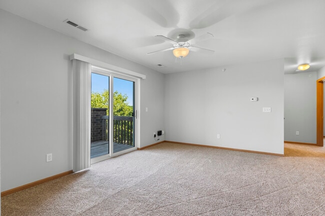 Building Photo - River Ridge 2301-2325 University Drive