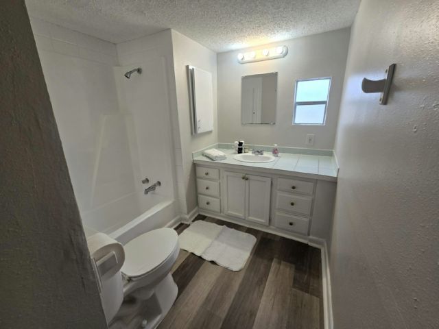 Foto del edificio - 11211 East Bay Rd