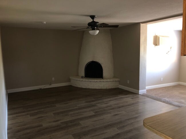 FAMILY ROOM - 17214 N 49th Ave