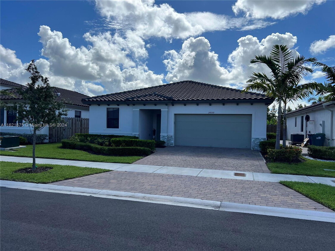 Primary Photo - 24359 SW 118 Ct
