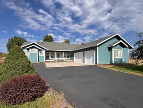 Building Photo - 471-825-825 Bantley Dr