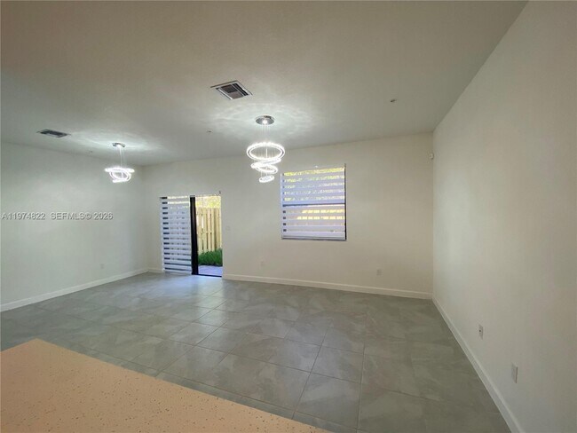 Foto del edificio - 211 SW 159th Ter