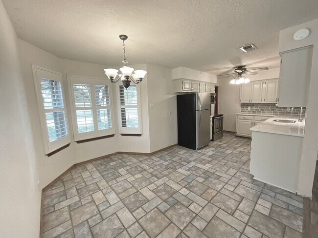 Foto del edificio - 2407 Arbor Cir