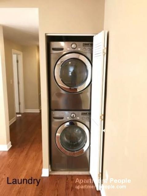 Building Photo - Spacious 2 bed 2 bath in Albany Park!!!