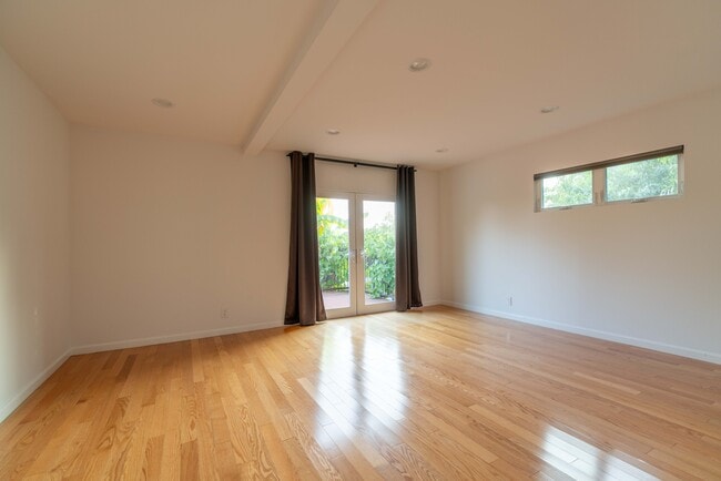 Downstairs bedroom - 1339 Quintero St