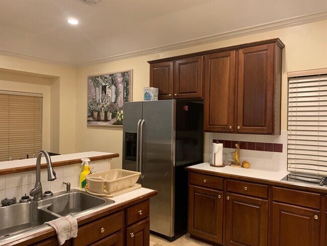 Foto del edificio - 2416 Knollwood Ct