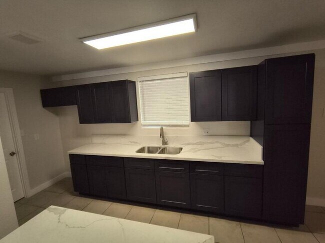 Foto del edificio - 5 bedroom in PHOENIX AZ 85031