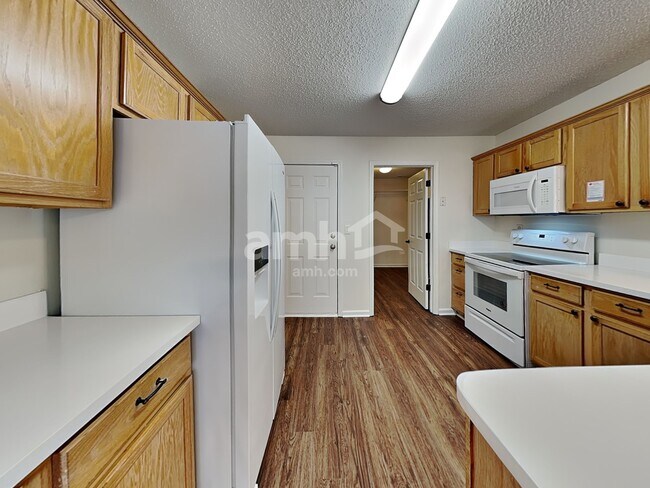 Foto del edificio - 5850 Mahogany Pl SW