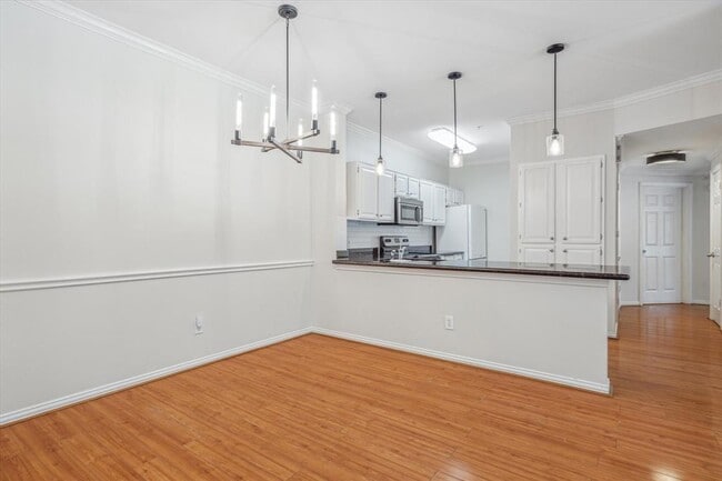 Building Photo - 2111 Welch St