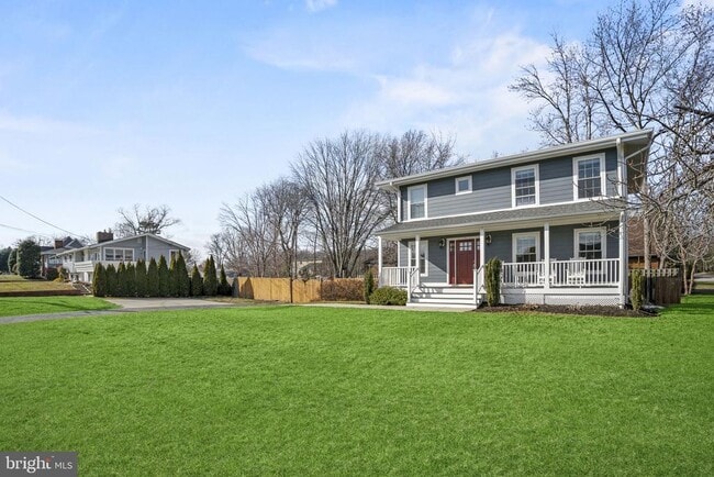 Building Photo - 624 Tayman Dr