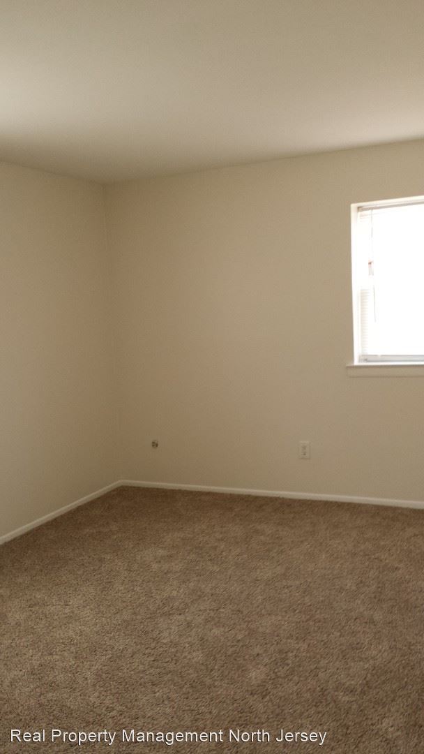Building Photo - 1 br, 1 bath House - 25 River Rd #A15