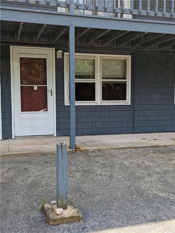 33 Gadoury Ave Unit 4, Coventry, RI 02816 Room for Rent in Coventry