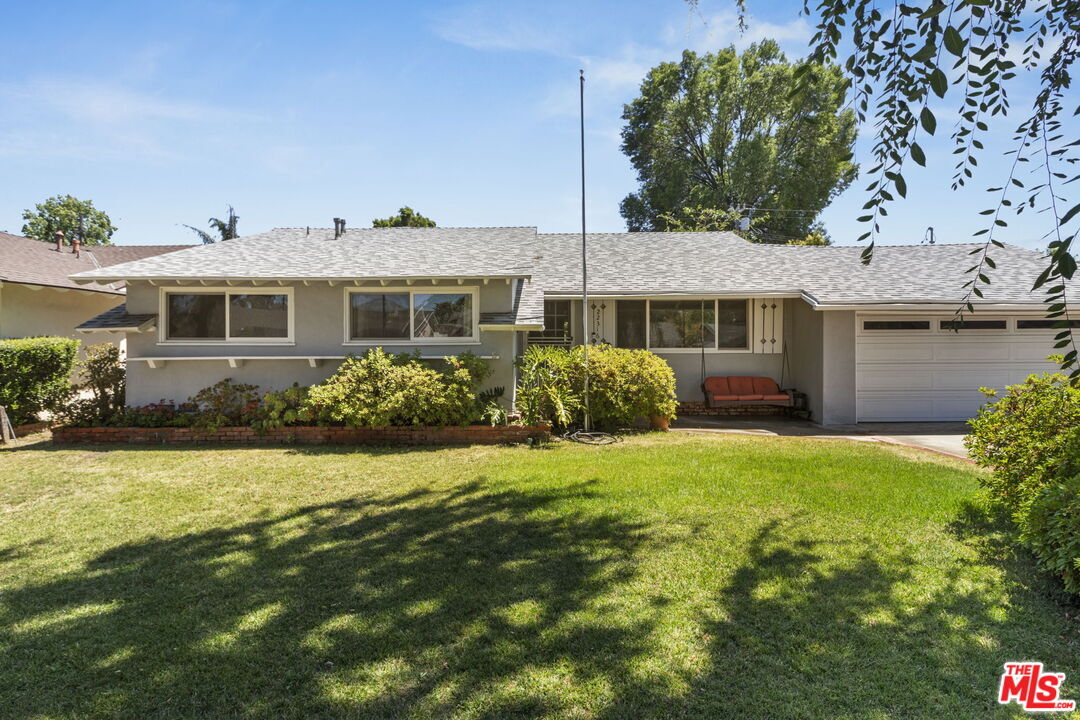 Primary Photo - 22316 Cantara St