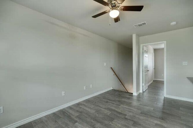 Foto del edificio - 107 Castleberry Ct