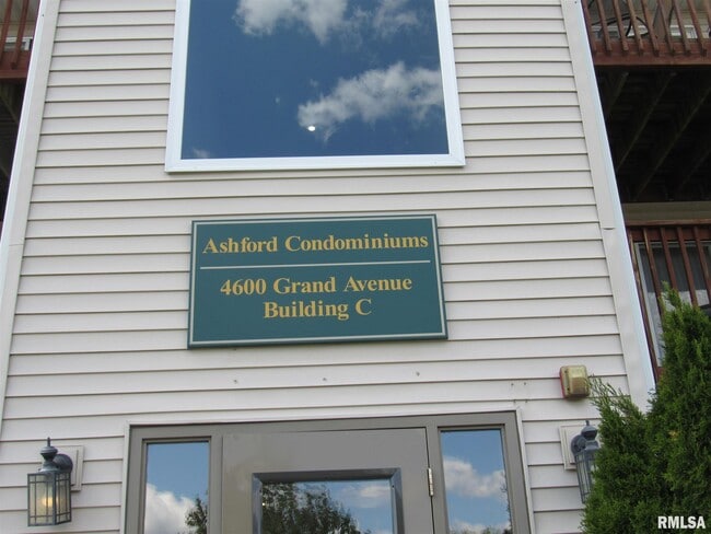 Building Photo - 4600 Grand Ave