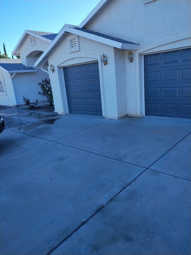 Foto del edificio - 2695 Broken Arrow St