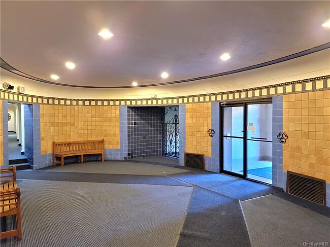 Foto del edificio - 1 Broad Pkwy