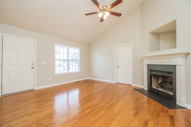 Building Photo - 900 Pebble Beach Cir