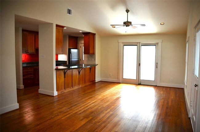 Foto del edificio - 1245 Omar St