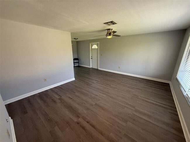 Foto del edificio - 581 Grove Ave NW