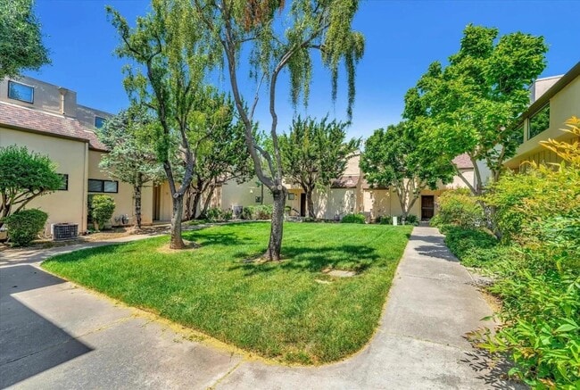 Building Photo - 8105 Kern Ave