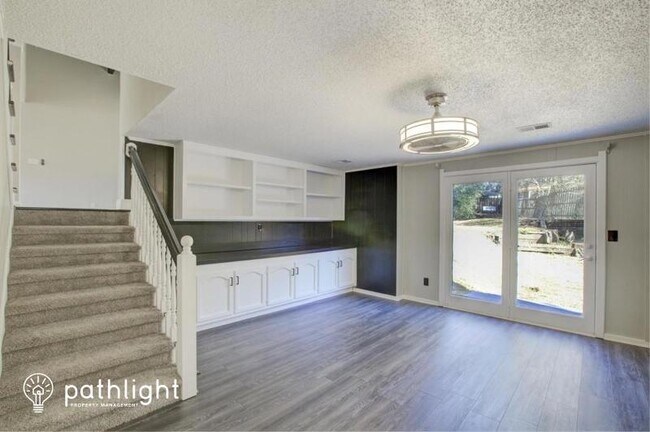 Building Photo - 2192 Graystone Pkwy