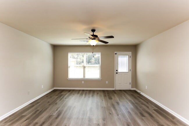 Foto del edificio - 270 Eagles Pkwy