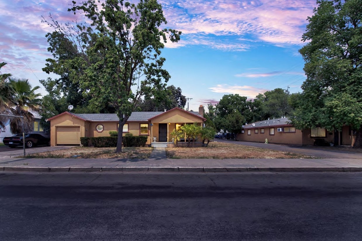 Primary Photo - 1103-1107 Gum Ave