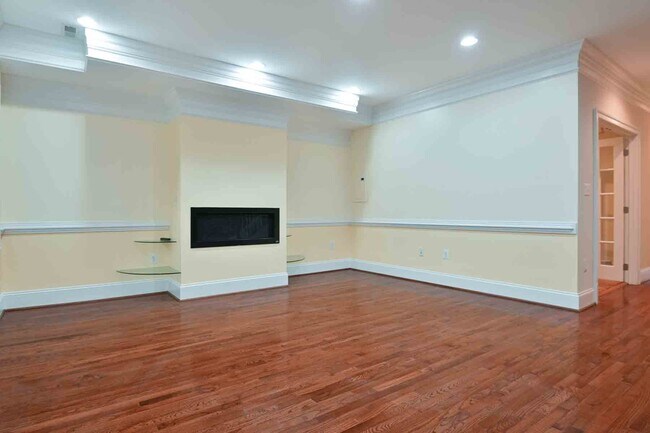 Foto del edificio - 611 L St NE