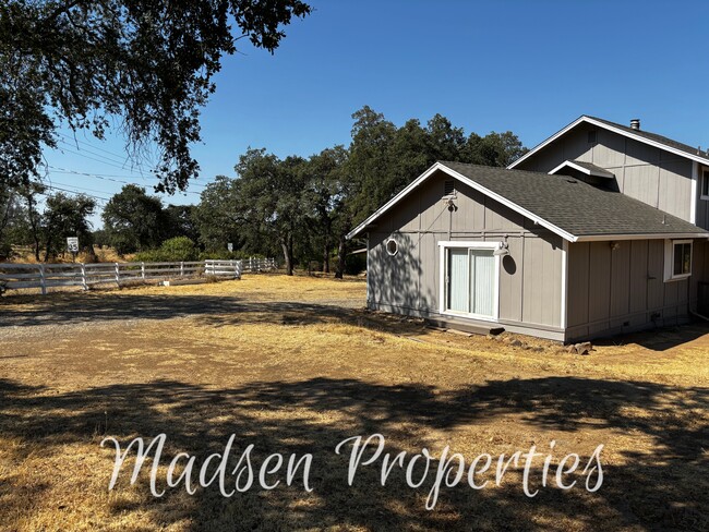 Building Photo - 5666 Old Olive Hwy