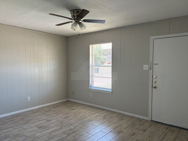 Building Photo - 1208 Charisse St