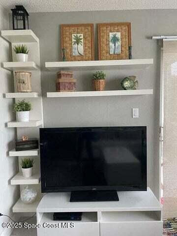 Foto del edificio - 524 Beach Park Ln