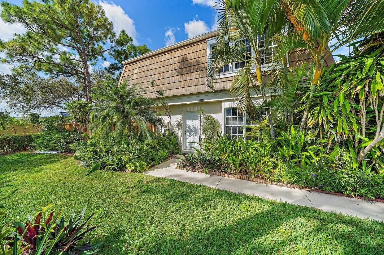 Foto principal - 11582 Winchester Dr
