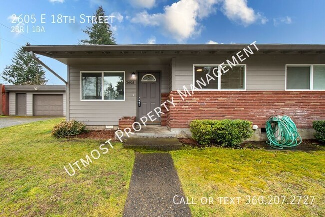 Building Photo - Cozy 2BD 1BA Duplex Near Downtown Vancouve...