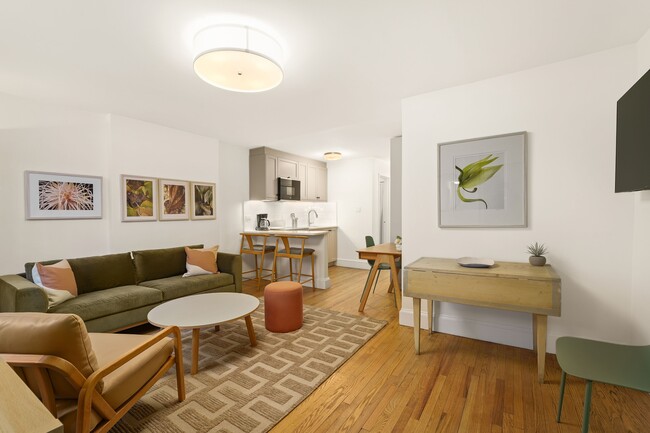 Building Photo - 136 E 92nd St