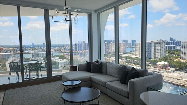 Foto del edificio - 16901 Collins Ave