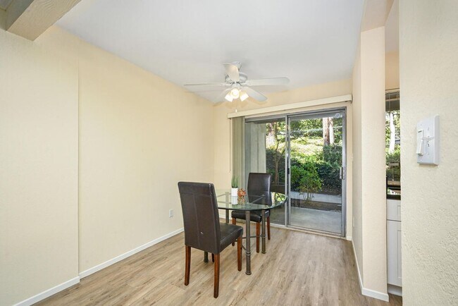 Foto del edificio - 23732 Hillhurst Dr