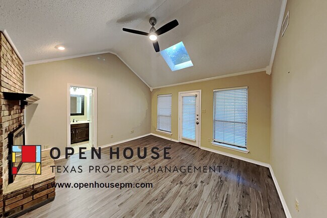Foto del edificio - 3910 Meadow Dr Grapevine