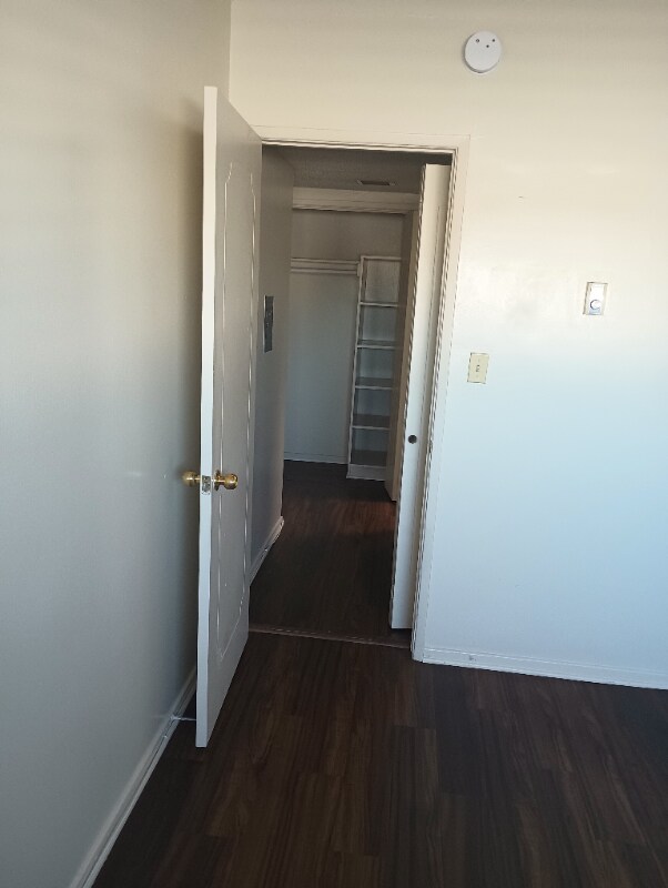 Building Photo - 629 E Queen St