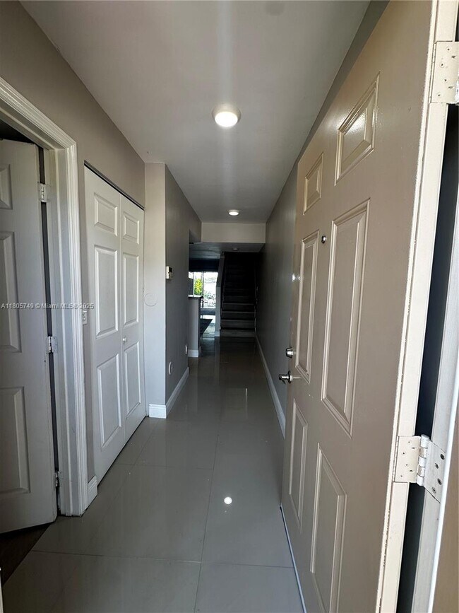 Foto del edificio - 12452 NW 11th Ln