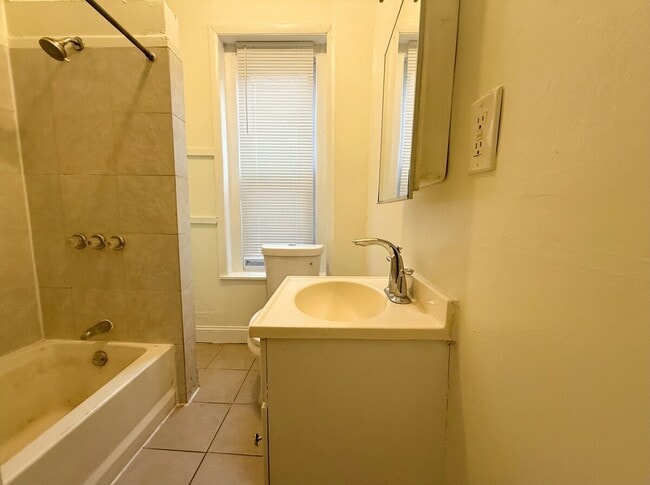 Building Photo - 1334 N 60th St