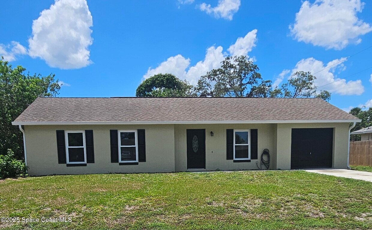 Foto principal - 2230 Fallon Blvd NE