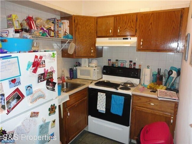Building Photo - 2 br, 1 bath Apartment - 2620 Poplar Street