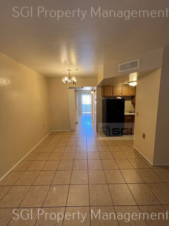 Building Photo - Nice 1 bedroom condo.