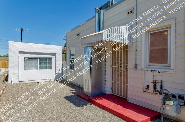 Foto del edificio - 1119 E Silver St