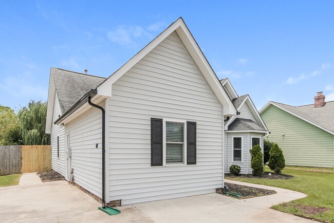 Building Photo - 4907 Hunters Knoll Dr